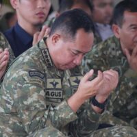 Panglima TNI Silaturahmi Awal Ramadhan Bersama Ustadz Adi Hidayat di Pangandaran