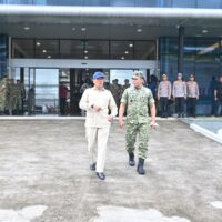 Danlanud Sultan Hasanuddin Sambut dan Hantar Kunjungan Kerja Wamenhan RI di Makassar