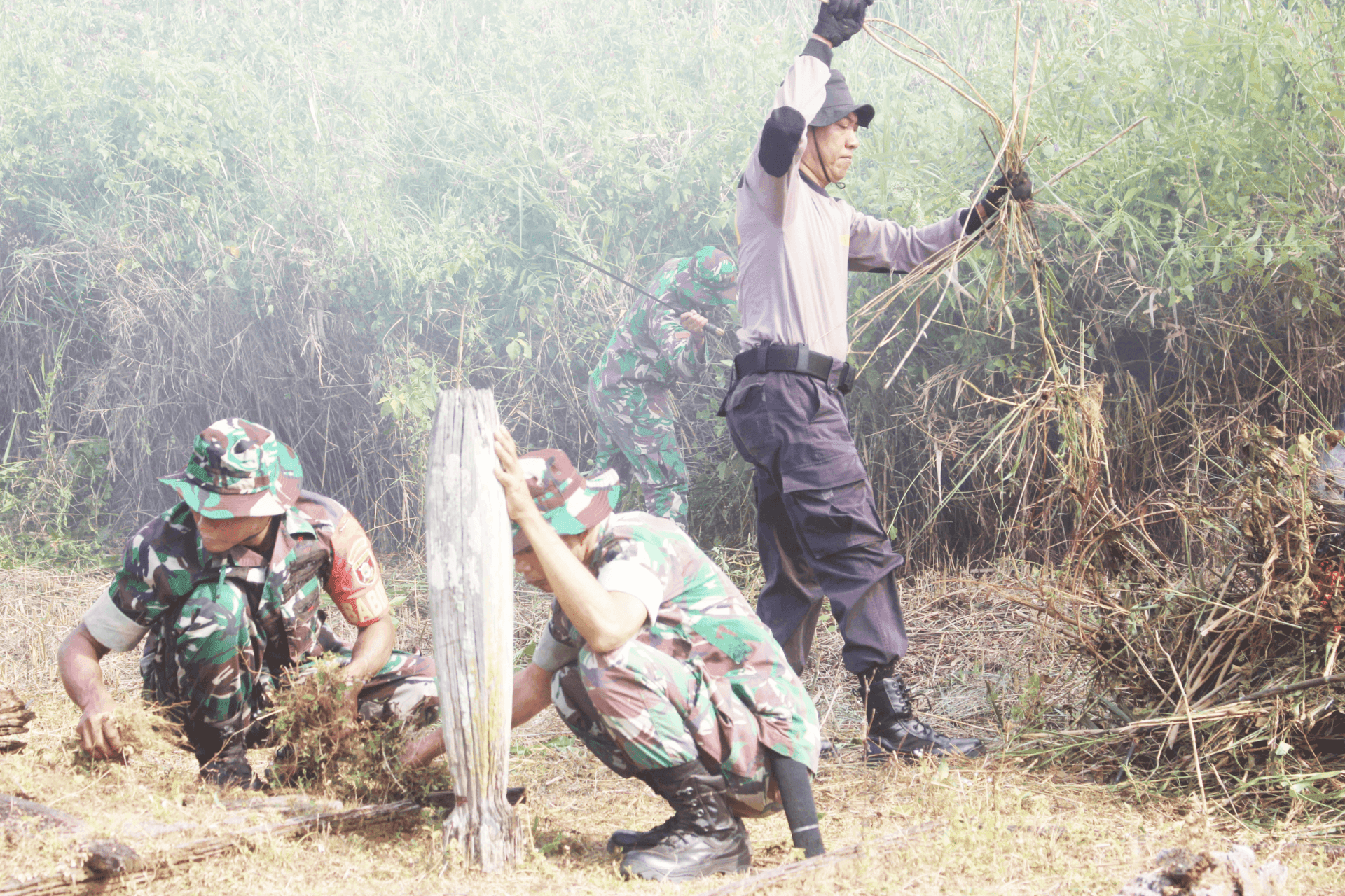 Jelang Ramadhan 1447 H, Kodim 0913/PPU Gelar Gotong Royong Membersihkan Pemakaman Umum Jelang Ramadhan 1447 H, Kodim 0913/PPU Gelar Gotong Royong Membersihkan Pemakaman Umum