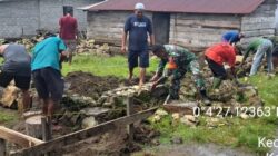 Peduli Warga Binaan, Babinsa Kodim 1505/Tidore Turun Langsung Bangun Rumah