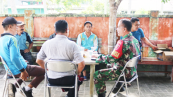 Keakraban Babinsa Tanjung T Saat Komsos Dengan Warga Binaannya