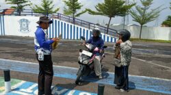 Pendekatan Humanis Warnai Program Polantas Menyapa di Tuban