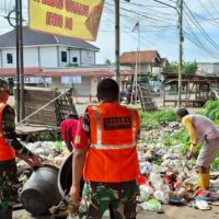 Nyatakan Perang Terhadap Sampah, TNI Bergerak Serentak Bersihkan Lingkungan