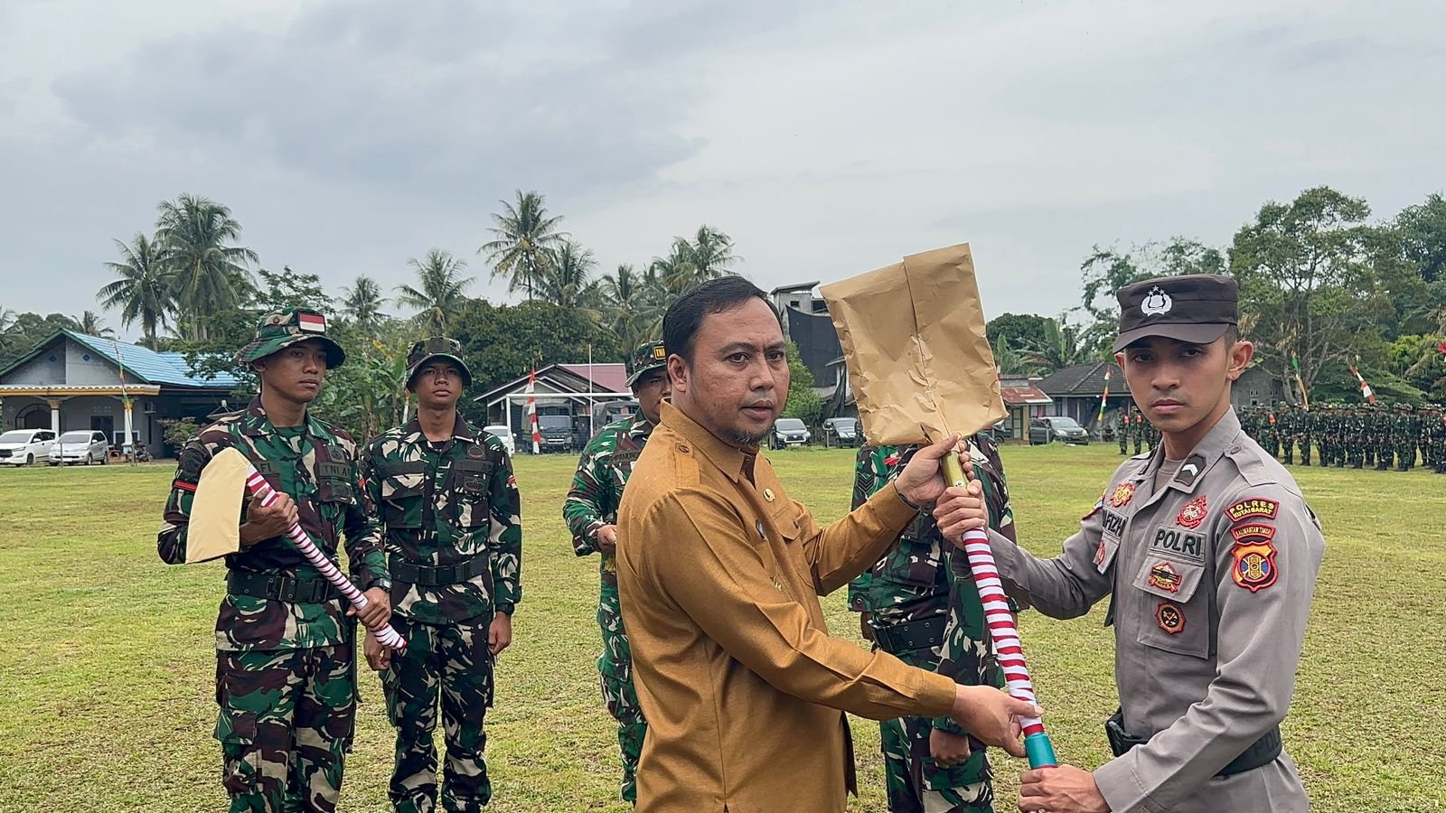 Bupati Kutai Barat Buka TMMD Ke-127 Wiltas 2026 di Linggang Amer, Wujud Sinergi TNI dan Pemkab Percepat Pembangunan Desa Perbatasan