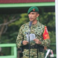 Perkokoh Kemanunggalan TNI dan Rakyat, Dansatgas TMMD Pimpin Upacara 17-an