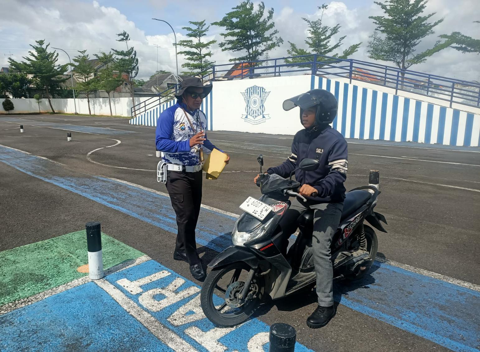 Warga Apresiasi Program Satlantas Tuban yang Lebih Komunikatif Warga Apresiasi Program Satlantas Tuban yang Lebih Komunikatif