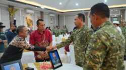 Wujud Empati, Panglima TNI Hadir Kuatkan Keluarga Prajurit Marinir yang Gugur