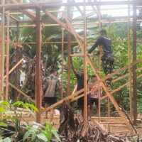 Bulan Puasa Tak Mengurangi Semangat Pengabdian, Satgas TMMD Wiltas Ke-127 Terus Kebut Pengerjaan RTLH