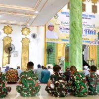 Meski Jauh dari Masjid, Satgas TMMD Wiltas Ke-127 Tetap Tunaikan Sholat Jumat