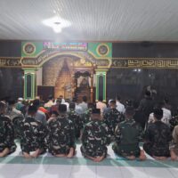 Walaupun Sibuk Bangun Desa, Anggota Satgas TMMD Tetap Prioritaskan Kewajiban Beribadah