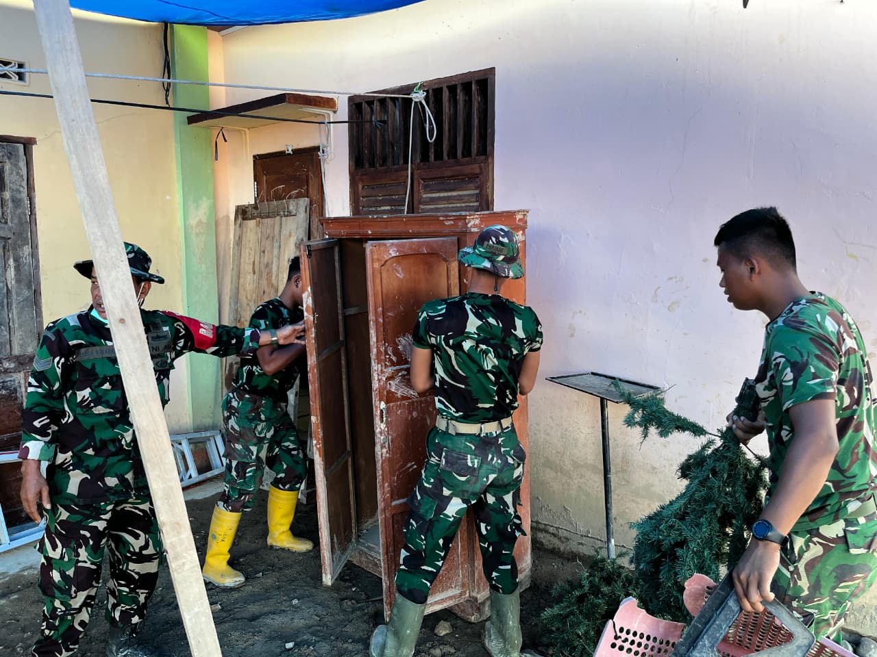Satgas Kodam I/BB Pulihkan Sekolah Terdampak Banjir di Tapsel, Siswa Kembali Belajar Normal