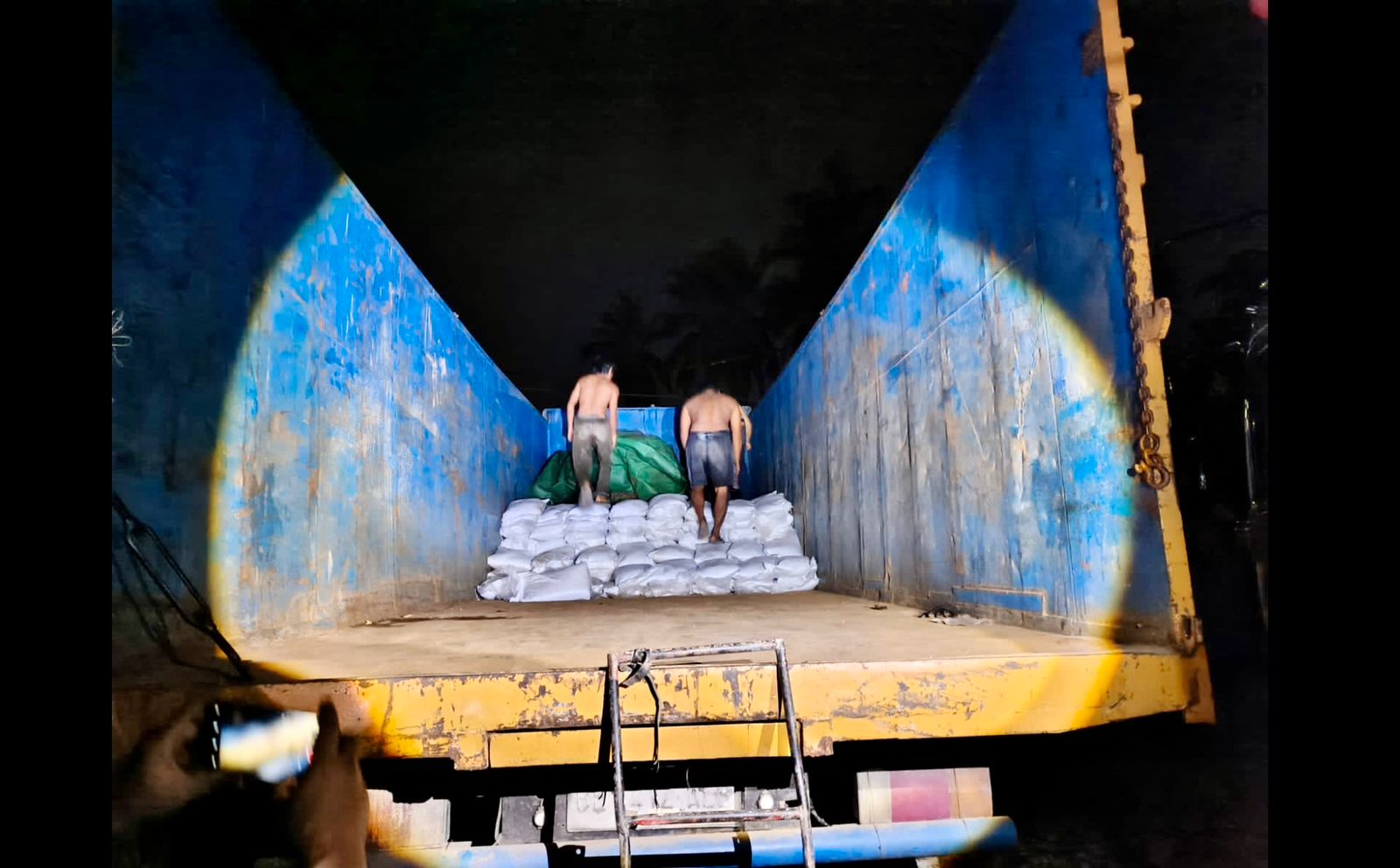 Satlap Tri Cakti, Pusintel TNI AL, dan Lanal Babel Berhasil Gagalkan Penyelundupan Bijih Timah di Pangkal Balam Satlap Tri Cakti, Pusintel TNI AL, dan Lanal Babel Berhasil Gagalkan Penyelundupan Bijih Timah di Pangkal Balam