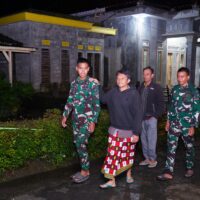 Pererat Kemanunggalan, Satgas TMMD Ke 127 Kodim 0808/Blitar Gelar Ronda Malam Bersama Warga Dusun Tirtomoyo
