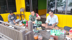 Masih Suasana Lebaran, Babinsa Koramil 01/Penajam Laksanakan Silaturahmi ke Rumah Warga