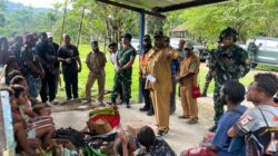 Tim Patroli Gabungan Koops TNI Papua Evakuasi 21 Pengungsi di Aifat Timur Jauh Maybrat