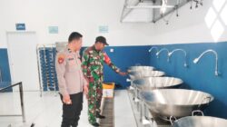 Kawal Pelaksanaan Program MBG, Sinergitas Babinsa Dan Bhabinkamtibmas Jenebora Cek Dapur
