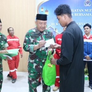 Berikan Santunan Kepada Anak Yatim, Kodim 0913/PPU Peringati Nuzulul Quran 1447 H/2026 Serta Bukber Bersama Forkopimda Berikan Santunan Kepada Anak Yatim, Kodim 0913/PPU Peringati Nuzulul Quran 1447 H/2026 Serta Bukber Bersama Forkopimda