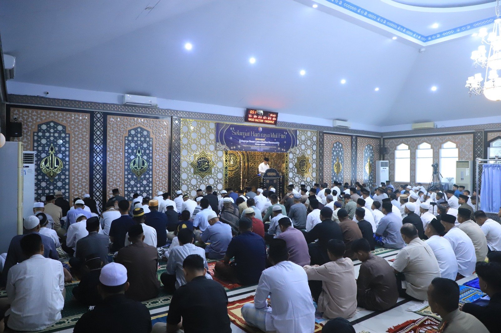 Umat Muslim Lanud Sultan Hasanuddin Laksanakan Sholat Idul Fitri di Masjid Nurussamawat Umat Muslim Lanud Sultan Hasanuddin Laksanakan Sholat Idul Fitri di Masjid Nurussamawat