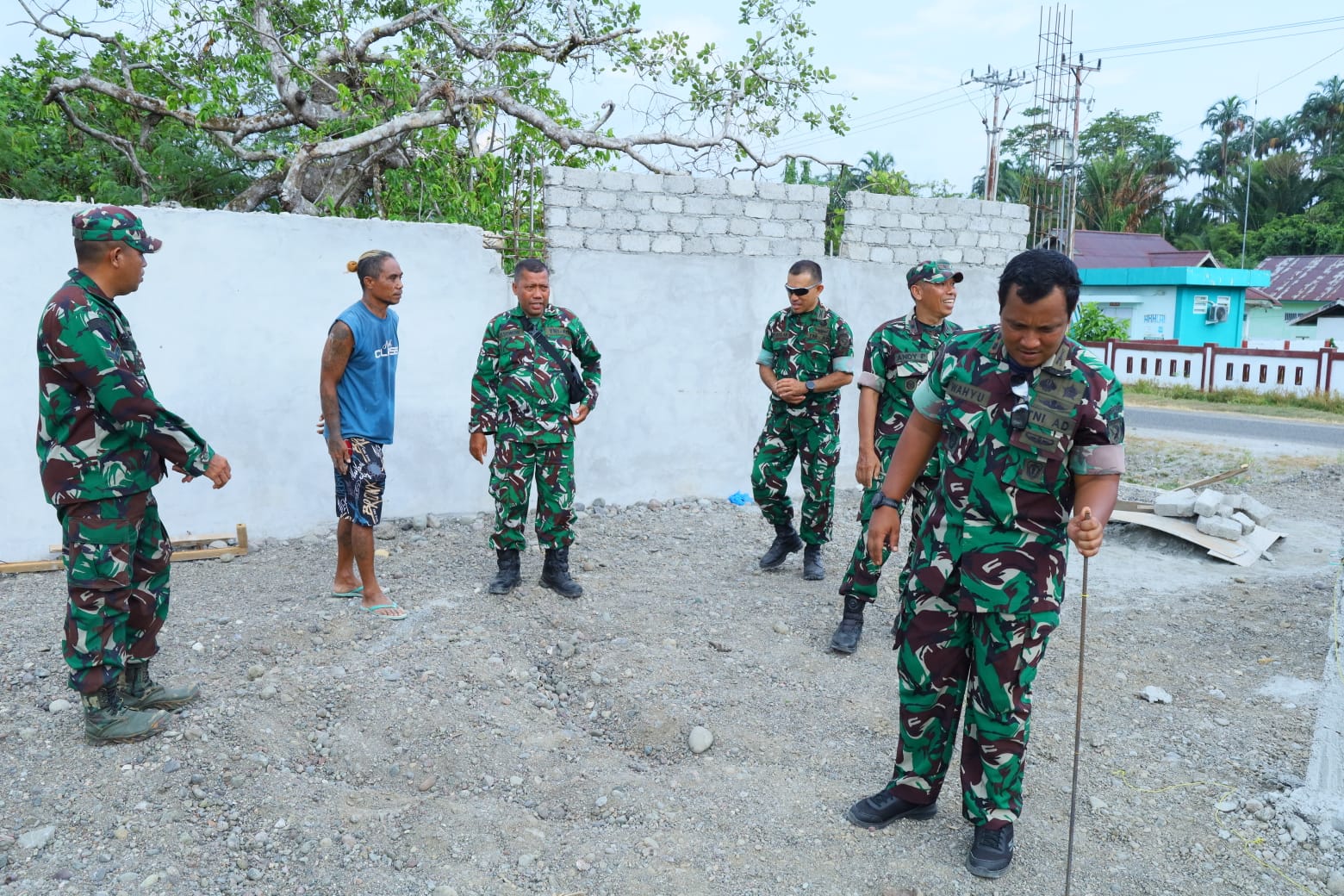 Dorong Perekonomian Desa, Dandim 1505/Tidore Tinjau Pembangunan KDKMP