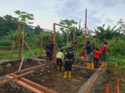 Satgas TMMD 128 dan Warga Bersinergi, Pembangunan Rumah di Manokwari Tunjukkan Kemajuan Pesat