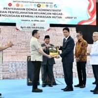 Panglima TNI Dampingi Presiden RI Saksikan Penyerahan Denda Administratif dan Penyelamatan Keuangan Negara Tahap VI