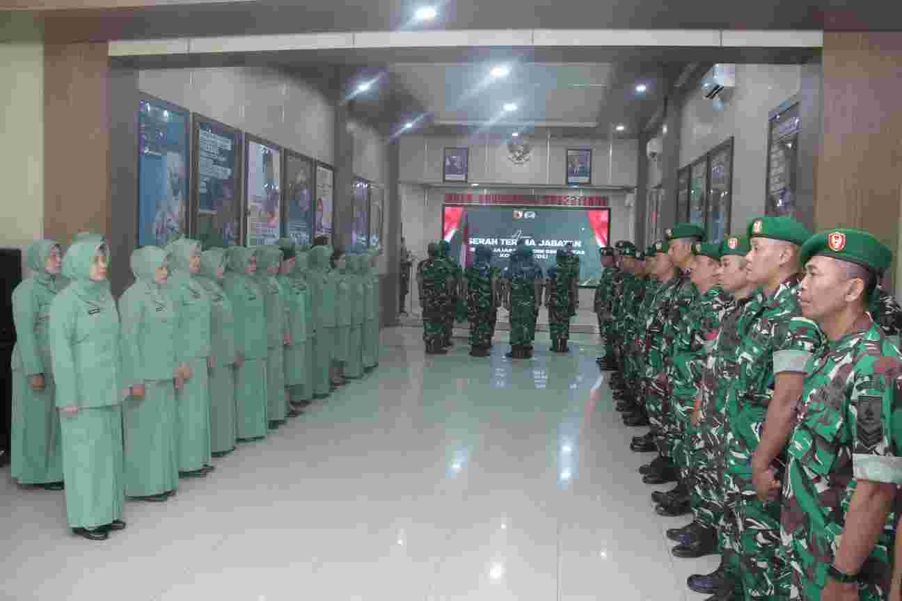 Pimpin Sertijab Danramil dan Perwira Staf, Dandim 0808/Blitar Tekankan Optimalisasi Kinerja Satuan Pimpin Sertijab Danramil dan Perwira Staf, Dandim 0808/Blitar Tekankan Optimalisasi Kinerja Satuan