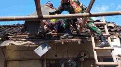Gotong Royong Rehab RTLH, Babinsa Pakunden Bersama Warga Wujud Kepedulian Untuk Masyarakat Gotong Royong Rehab RTLH, Babinsa Pakunden Bersama Warga Wujud Kepedulian Untuk Masyarakat