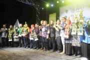 Peduli Ruang Kreativitas, Dandim 0913/PPU Serahkan Piala Penghargaan Malam Festival Inovasi PPU Tahun 2026