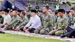 Wapang TNI Dampingi Menhan RI Shalat Idul Adha Bersama Prajurit dan Masyarakat di Papua Barat