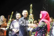 Peduli Ruang Kreativitas, Dandim 0913/PPU Serahkan Piala Penghargaan Malam Festival Inovasi PPU Tahun 2026