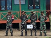 Antusiasme Tinggi Warnai Upacara Hardiknas di SD Naena Kekwa Bersama Satgas TMMD Kodim 1710/Mimika