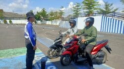 Polantas Tuban Menyapa Dekati Warga, Urusan SIM, STNK dan BPKB Kini Lebih Dipahami