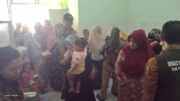 Upaya Tekan Angka Stunting, Satgas TMMD Ke-128 Laksanakan Pemberian Nutrisi Anak Stunting di Puskesmas Maron