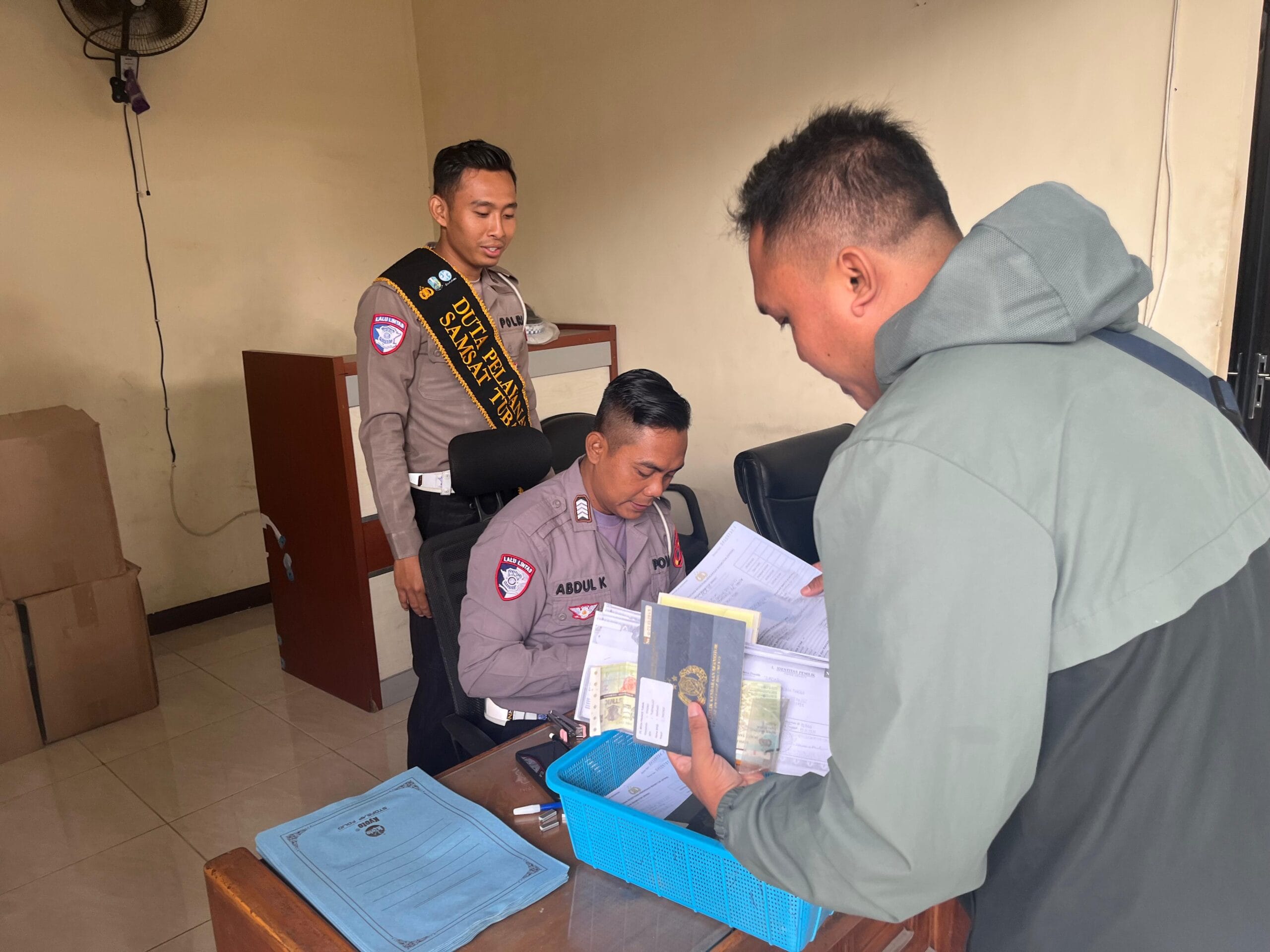 Suasana Hangat di Tuban, Program Polantas Tuban Menyapa Mudahkan Layanan SIM STNK BPKB