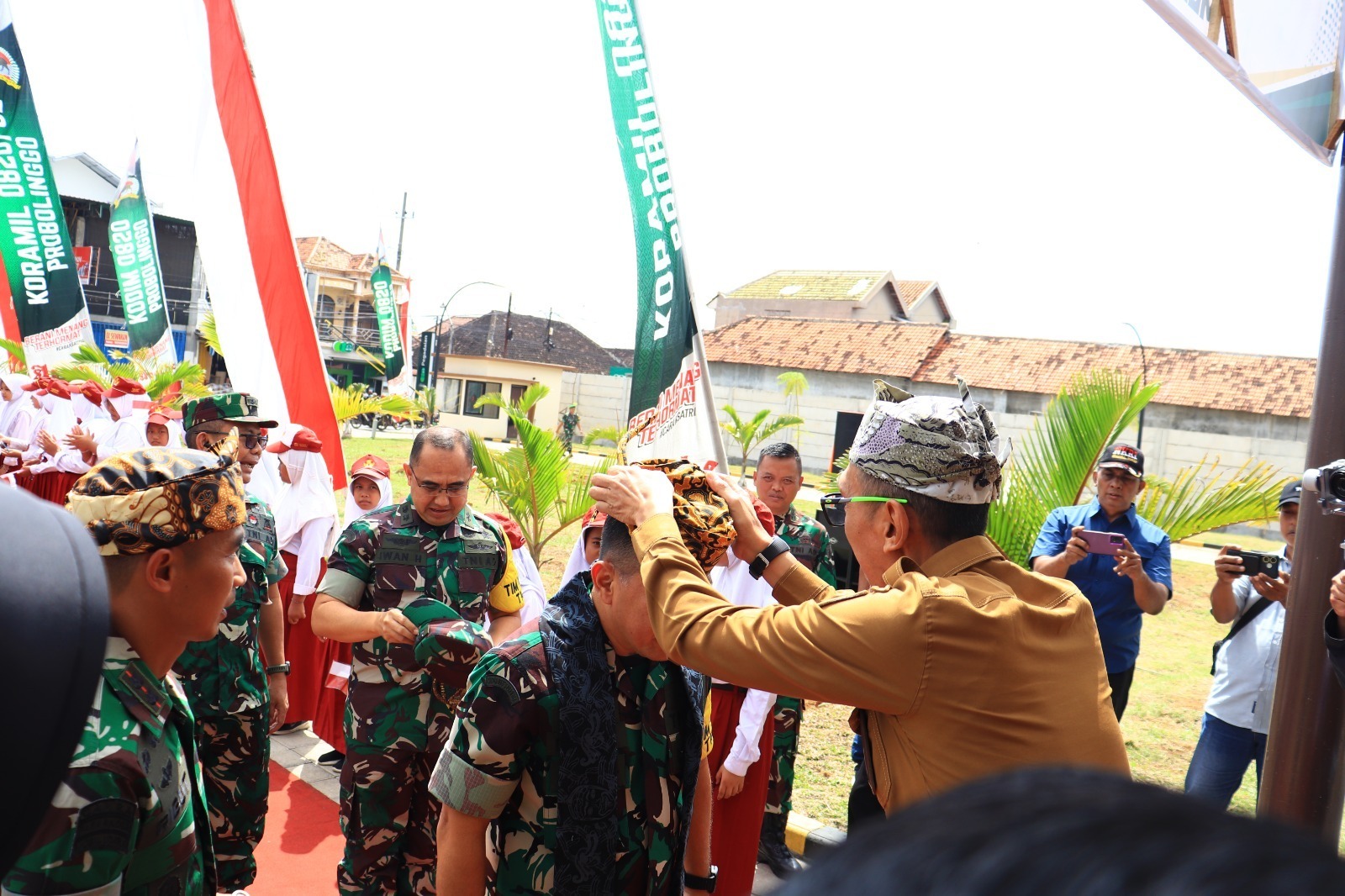 Tim Wasev TMMD ke 128 Disambut Meriah Oleh Semua Lapisan Masyarakat Tim Wasev TMMD ke 128 Disambut Meriah Oleh Semua Lapisan Masyarakat
