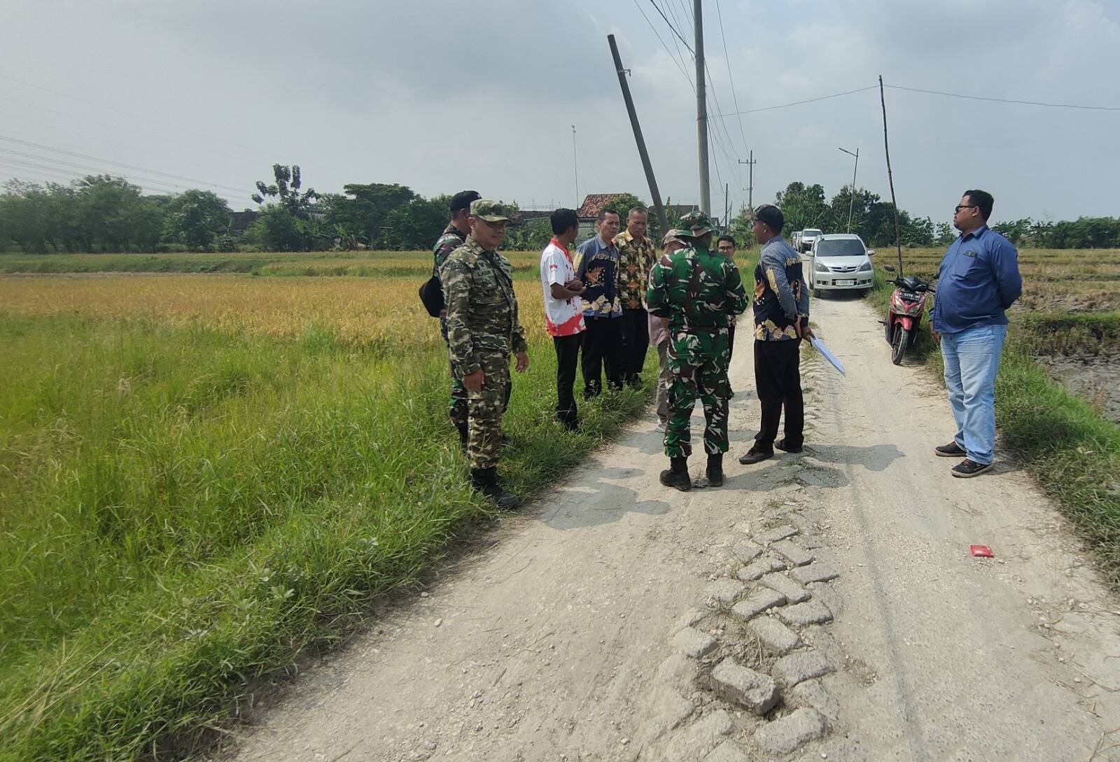 Dandim Bojonegoro Tinjau Sasaran TMMD 129 di Desa Kesongo Kedungadem Dandim Bojonegoro Tinjau Sasaran TMMD 129 di Desa Kesongo Kedungadem