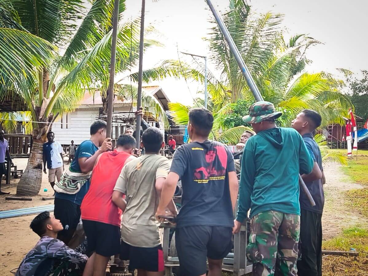 Sumur Bor Pertama Hadir di Kampung Keakwa, Warga Tak Lagi Bergantung pada Air Hujan Sumur Bor Pertama Hadir di Kampung Keakwa, Warga Tak Lagi Bergantung pada Air Hujan