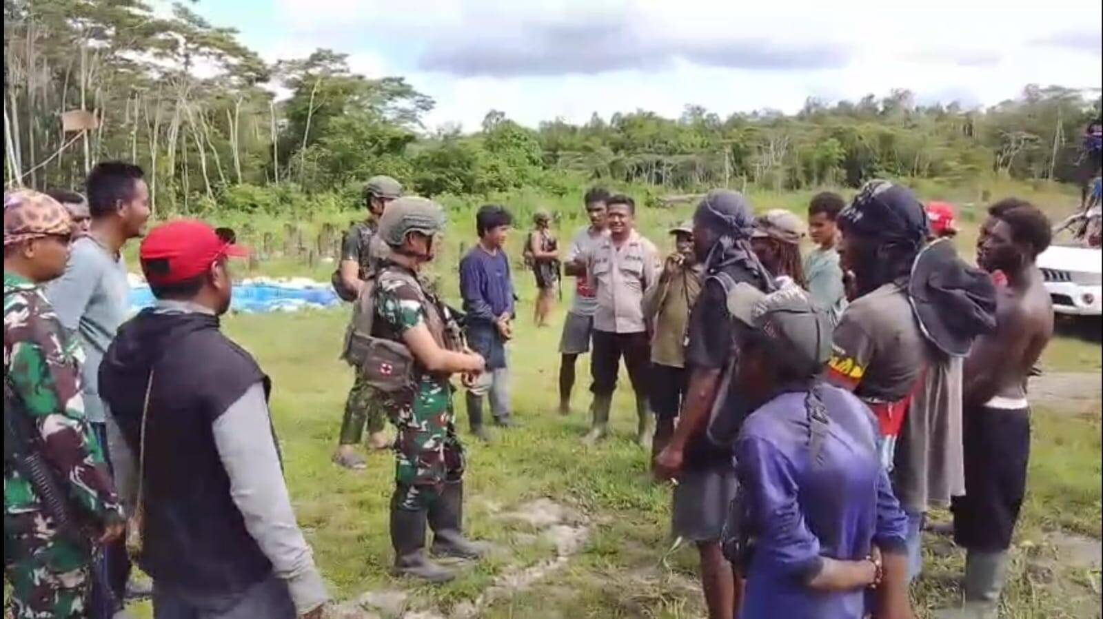 Melalui Komunikasi Sosial, Satgas Yonif 2 Marinir Hadir Menguatkan Masyarakat Kapiraya Papua Melalui Komunikasi Sosial, Satgas Yonif 2 Marinir Hadir Menguatkan Masyarakat Kapiraya Papua