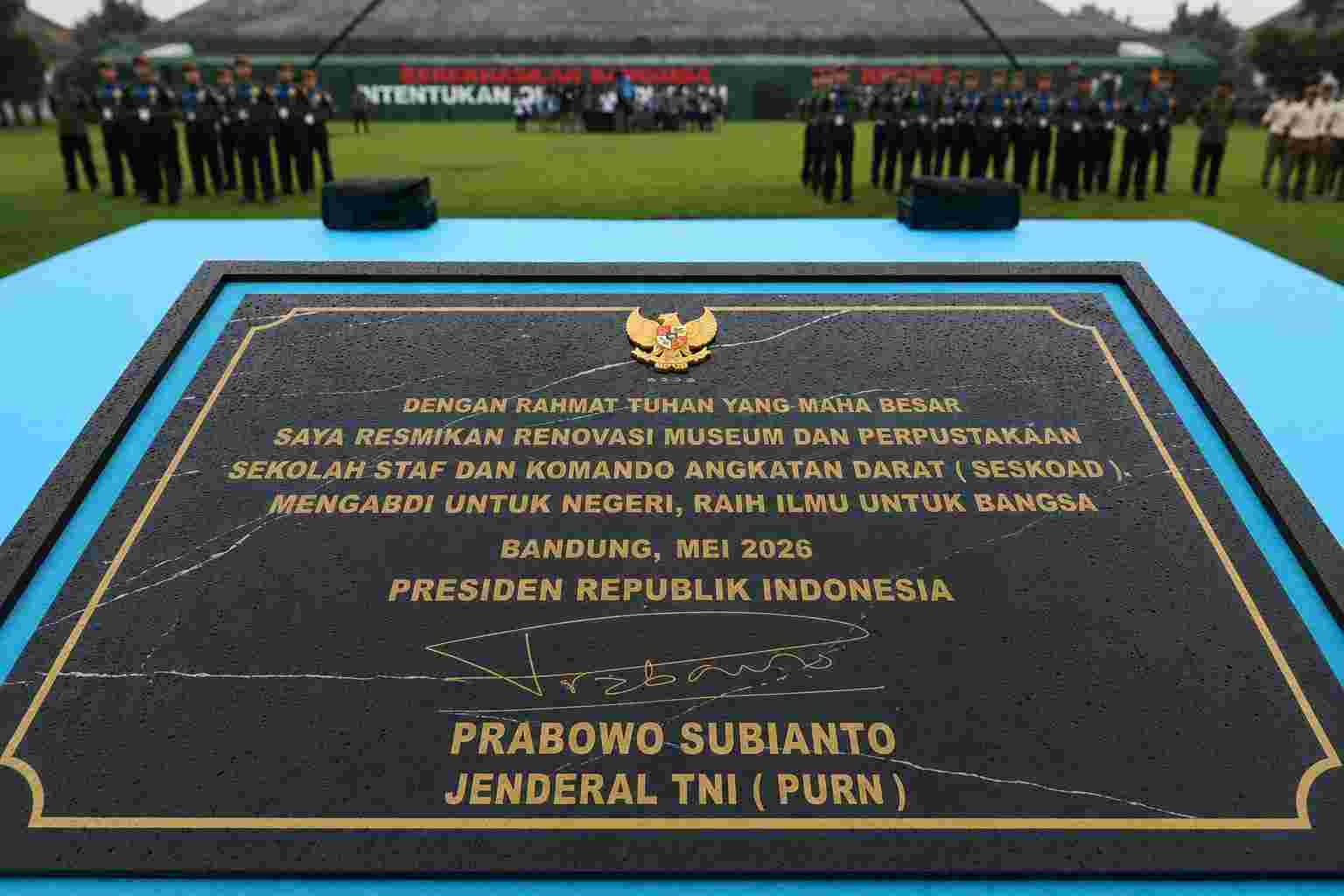 Panglima TNI Dampingi Presiden Prabowo Subianto Resmikan Museum dan Perpustakaan di Seskoad Panglima TNI Dampingi Presiden Prabowo Subianto Resmikan Museum dan Perpustakaan di Seskoad