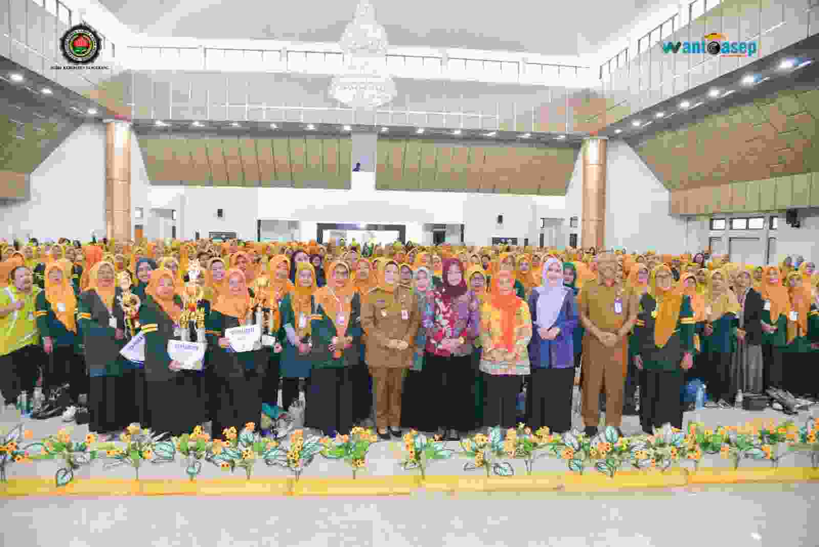 Wabup Tangerang Tekankan Sinergi Orang Tua dan Guru di Era Digital