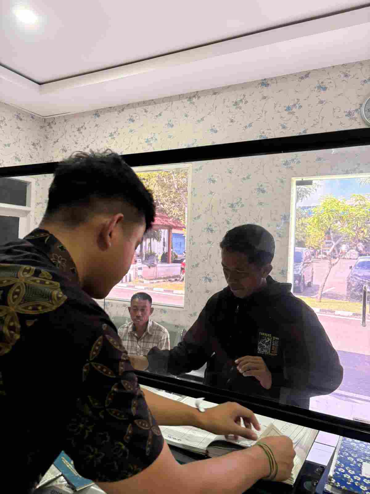 Warga Tuban Kini Pilih Tanya Langsung ke Polantas Tuban Soal SIM dan BPKB