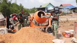 Dandim 0908/Bontang Selaku Dansatgas TMMD Ke-128 Tinjau Pengerjaan Fisik Utama di Bontang Kuala
