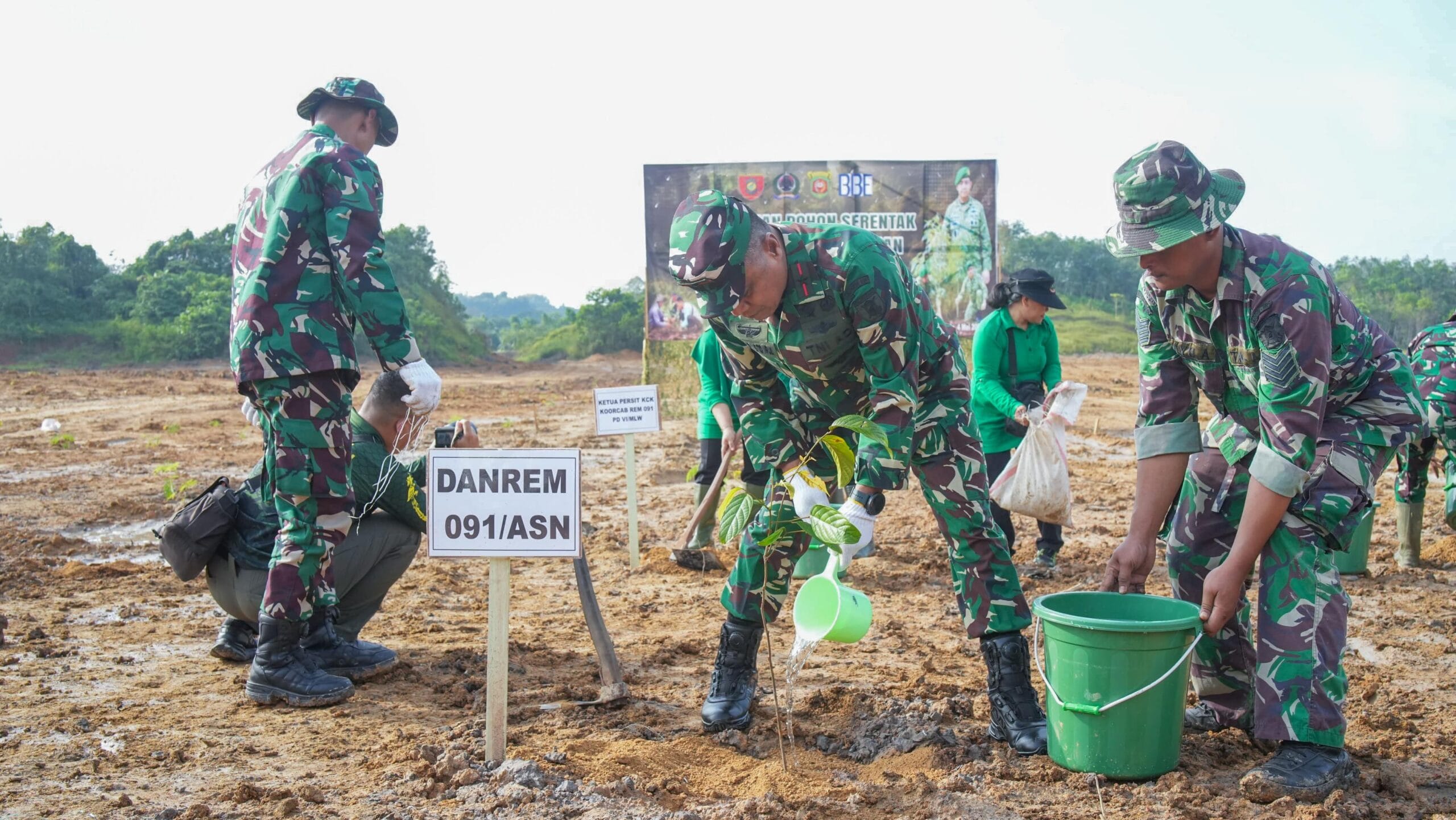 Pecahkan Rekor MURI, Kodam VI/Mulawarman Tanam 10.100 Pohon Ulin dan Lepas Ribuan Satwa