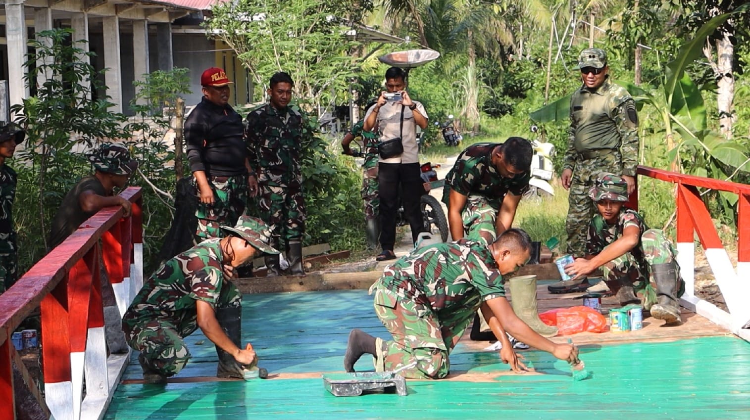 Yakinkan TMMD Ke 128 Berjalan Lancar, Dandim 0908/Bontang Cek Progres Pembuatan Jembatan