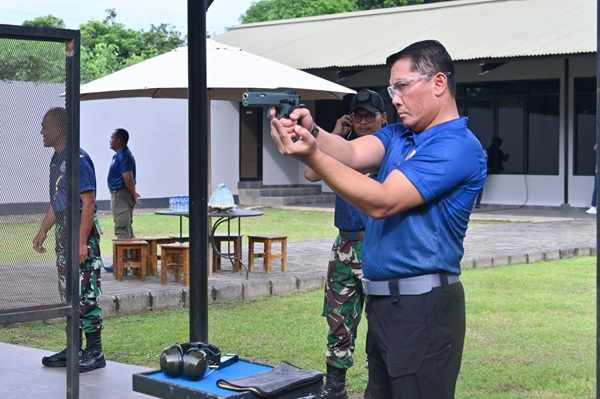 Pererat Sinergitas, Lanud Sultan Hasanuddin Gelar Coffee Morning dan Latihan Menembak Eksekutif Bersama Forkopimda
