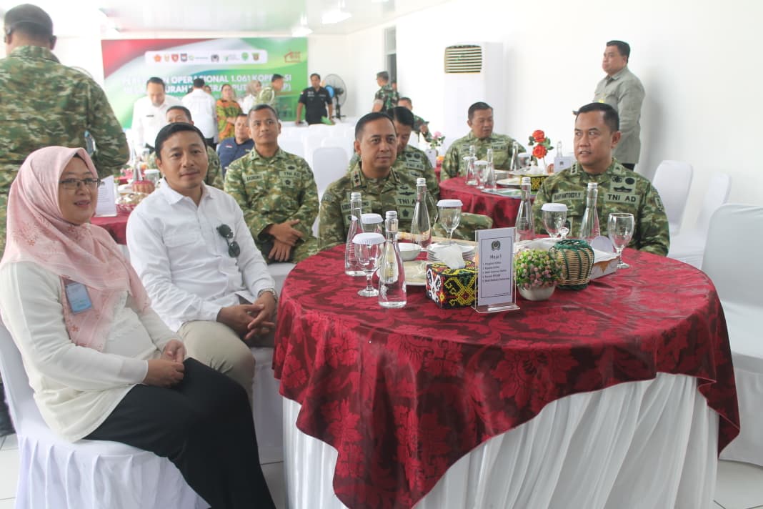 Melalui Vicon, Kasrem 091/ASN Ikuti Launching Operasionalisasi 1.061 KDKMP oleh Presiden Prabowo Subianto