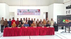 Wujud Sinergi TNI Dengan Pemerintah Desa Kuatkan Pembangunan Wilayah, Babinsa Hadiri Pelatihan Indeks Desa Wujud Sinergi TNI Dengan Pemerintah Desa Kuatkan Pembangunan Wilayah, Babinsa Hadiri Pelatihan Indeks Desa