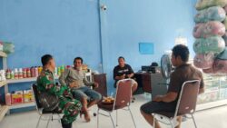 Bangun Komunikasi Dengan Mitra Karib Babinsa Sidorejo Komsos di Wilayah Binaan
