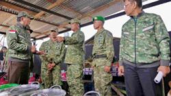 Wapang TNI Dampingi Menhan RI Tinjau Yonif TP 808/Mbaham Matta di Papua Barat