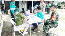 Peduli Kesehatan Warga, Babinsa Gn Steleng Kawal Bhakti Kesesehatan